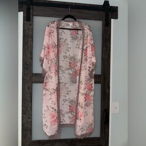 LuLaRoe Chloe bohemian Light Pink Floral Kimono medium size 10-16